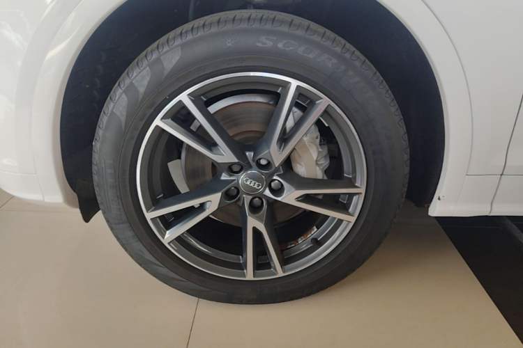 Used Audi Q5L 2018 40 TFSI Prestige Fashion Edition China V Left Front Wheel Hub
