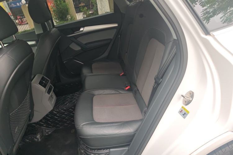 Used Audi Q5L 2018 40 TFSI Prestige Fashion Edition China VI Left Rear Seat