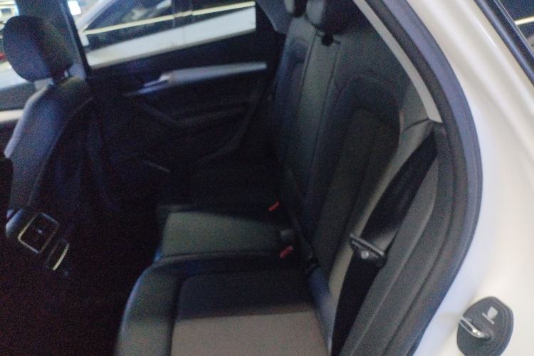 Used Audi Q5L 2018 40 TFSI Prestige Fashion Edition China VI Left Rear Seat