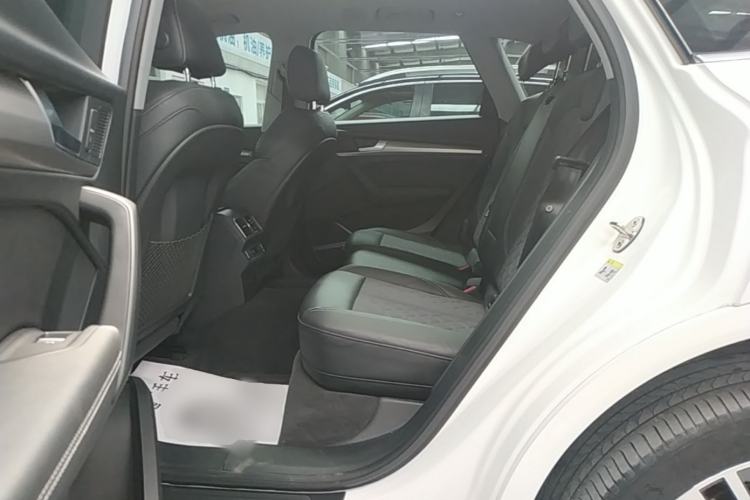 Used Audi Q5L 2018 45 TFSI Prestige Sporty Edition China VI Left Rear Seat