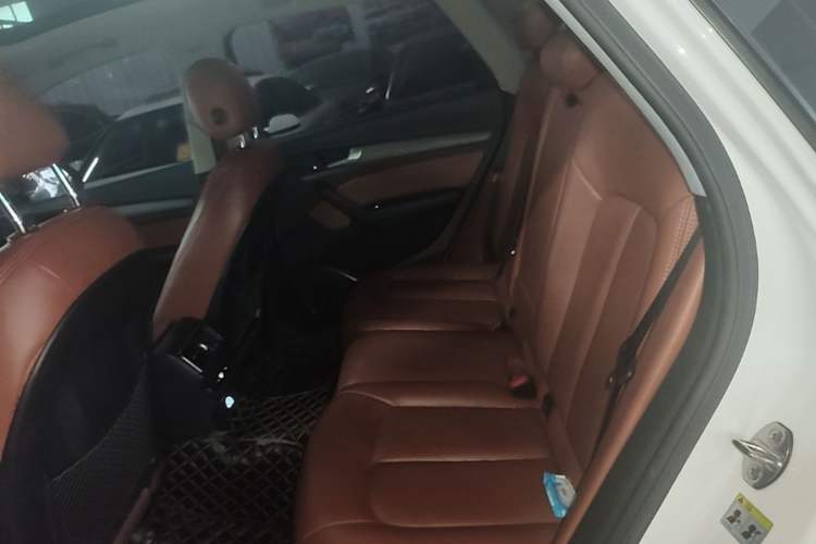 Used Audi Q5L 2018 40 TFSI Prestige Edition China VI Emission Standard Left Rear Seat