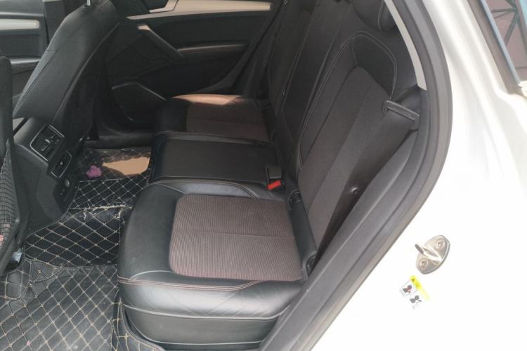 Used Audi Q5L 2018 40 TFSI Prestige Fashion Edition China VI Left Rear Seat