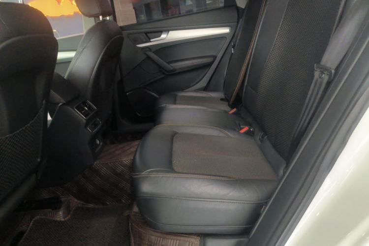 Used Audi Q5L 2018 40 TFSI Prestige Fashion Edition China VI Left Rear Seat
