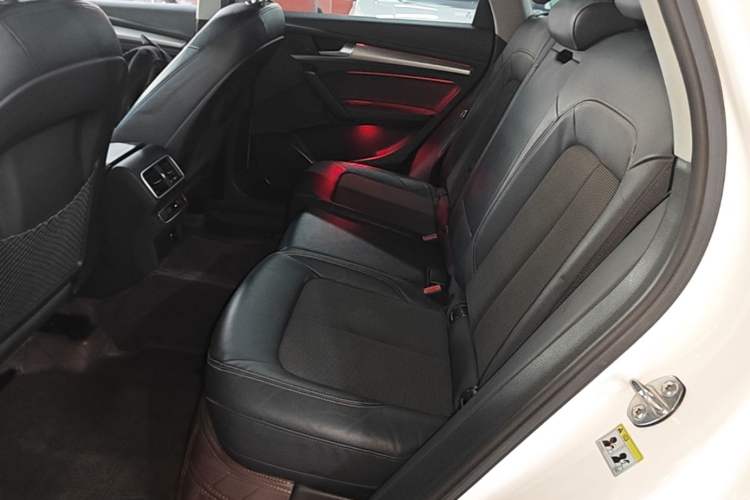 Used Audi Q5L 2018 45 TFSI Prestige Fashion Edition China VI Emission Standard Left Rear Seat