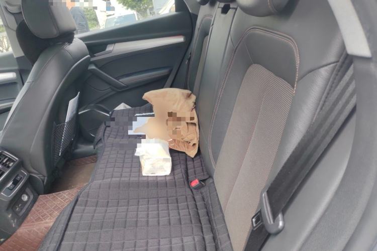 Used Audi Q5L 2018 40 TFSI Prestige Fashion Edition China VI Left Rear Seat