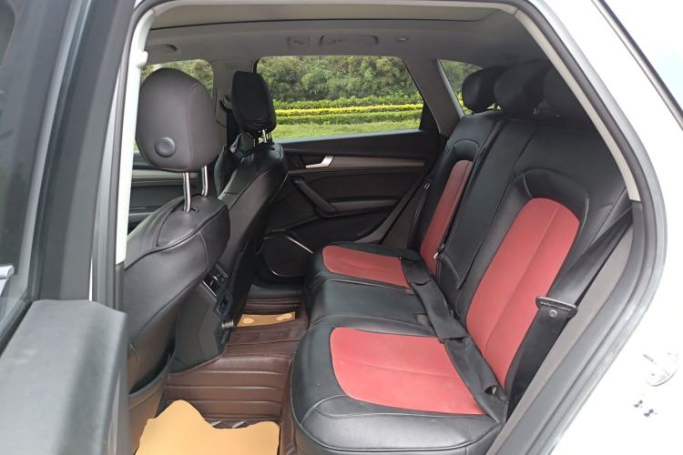 Used Audi Q5L 2018 40 TFSI Prestige Edition China VI Emission Standard Left Rear Seat