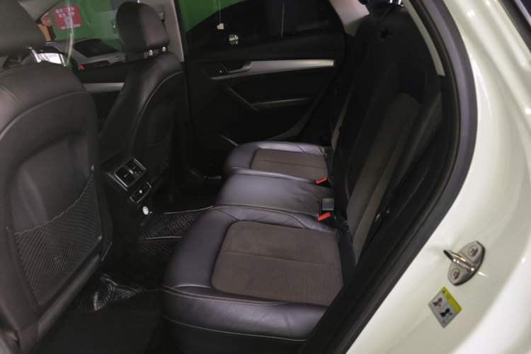 Used Audi Q5L 2018 40 TFSI Prestige Fashion Edition China VI Left Rear Seat