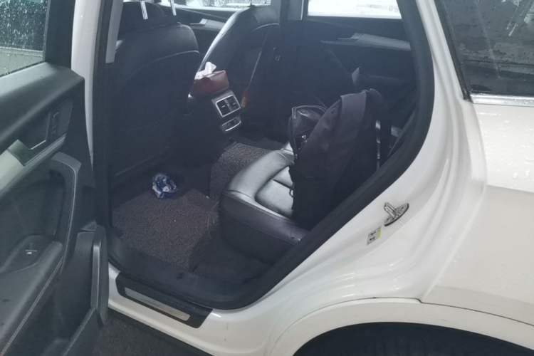 Used Audi Q5L 2018 40 TFSI Prestige Fashion Edition China VI Left Rear Seat