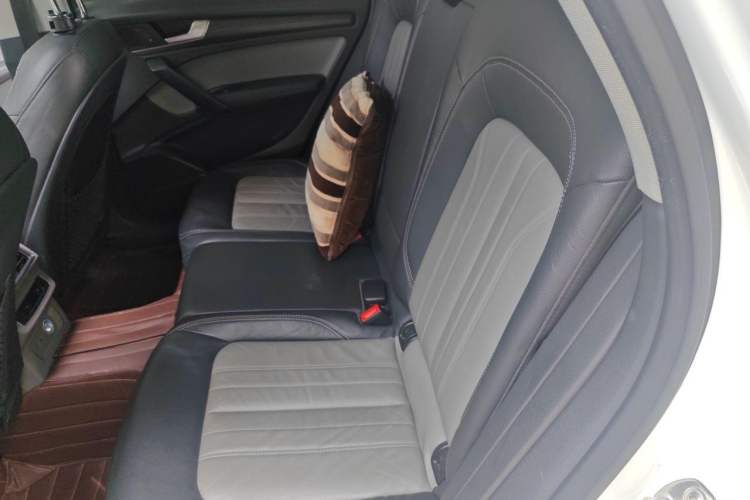 Used Audi Q5L 2018 45 TFSI Prestige Elegant Edition China VI Left Rear Seat