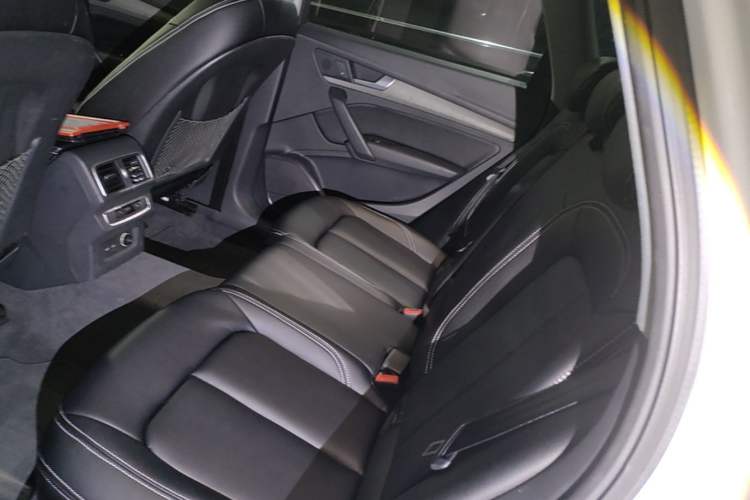Used Audi Q5L 2018 40 TFSI Prestige Edition China V Left Rear Seat