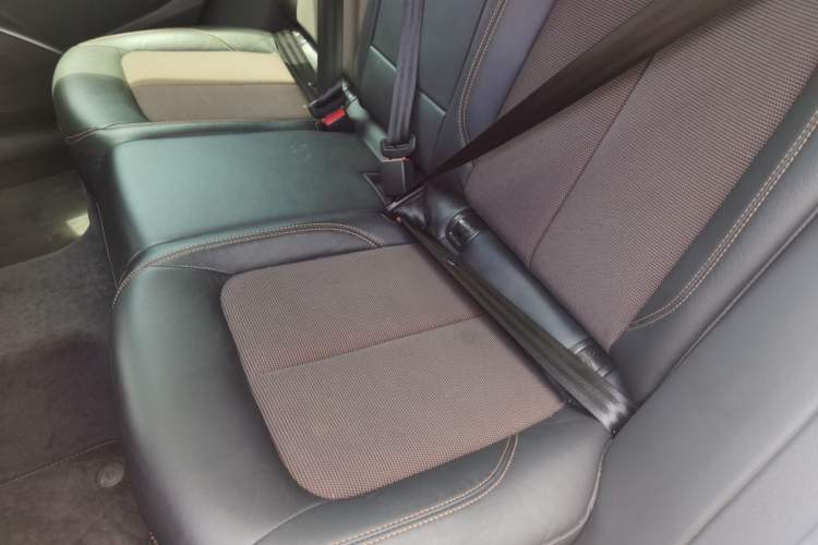 Used Audi Q5L 2018 40 TFSI Prestige Fashion Edition China VI Left Rear Seat