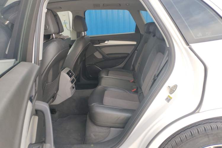 Used Audi Q5L 2018 40 TFSI Prestige Fashion Edition China VI Left Rear Seat