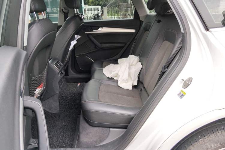 Used Audi Q5L 2018 40 TFSI Prestige Fashion Edition China VI Left Rear Seat