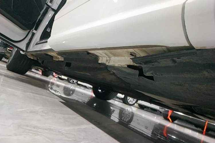 Used Audi Q5L 2018 40 TFSI Prestige Fashion Edition China VI Left Side Sill
