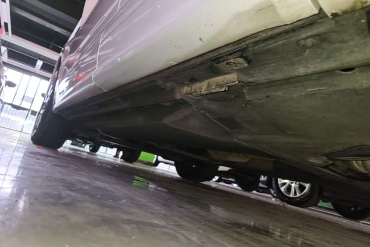 Used Audi Q5L 2018 40 TFSI Prestige Fashion Edition China VI Left Side Sill