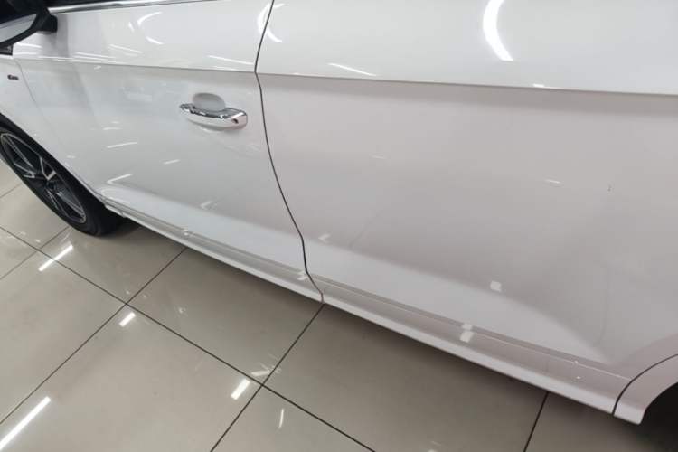 Used Audi Q5L 2018 45 TFSI Prestige Fashion Edition China V Emission Standard Left Side Sill