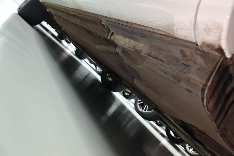 Used Audi Q5L 2018 40 TFSI Prestige Fashion Edition China VI Left Side Sill