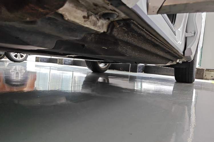 Used Audi Q5L 2018 40 TFSI Prestige Edition China VI Emission Standard Left Side Sill