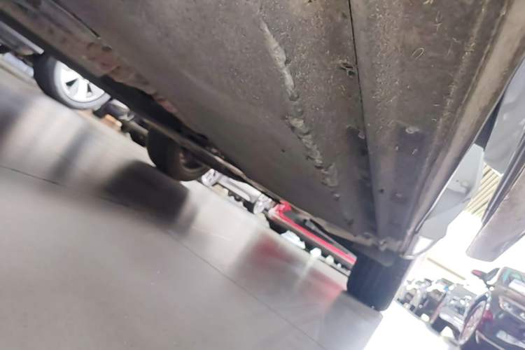 Used Audi Q5L 2018 45 TFSI Prestige Fashion Edition China VI Emission Standard Left Side Sill