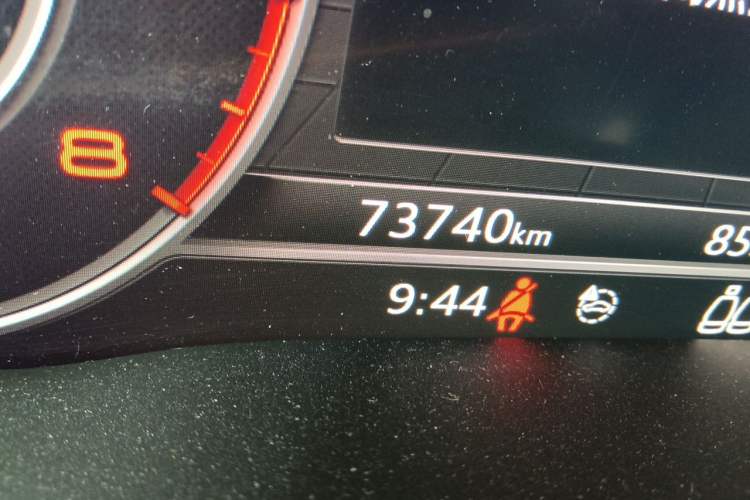 Used Audi Q5L 2018 40 TFSI Prestige Fashion Edition China V Odometer Close Up