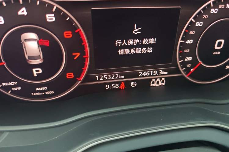 Used Audi Q5L 2018 40 TFSI Prestige Fashion Edition China VI Odometer Close Up