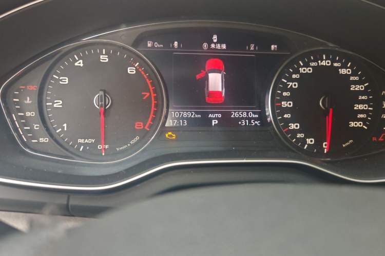 Used Audi Q5L 2018 40 TFSI Prestige Edition China VI Emission Standard Odometer Close Up