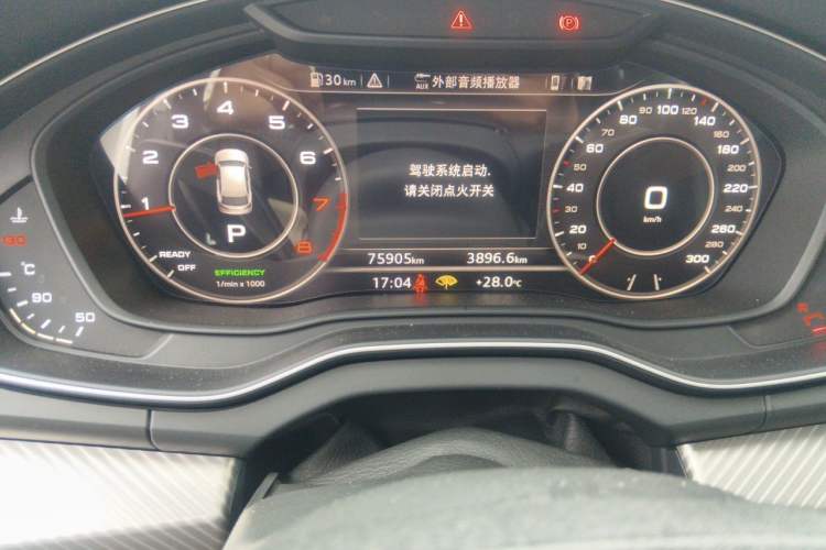 Used Audi Q5L 2018 45 TFSI Prestige Fashion Edition China V Emission Standard Odometer Close Up