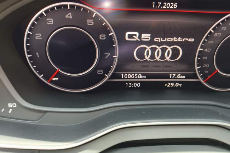 Used Audi Q5L 2018 45 TFSI Prestige Fashion Edition China V Emission Standard Odometer Close Up