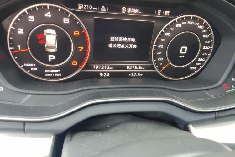 Used Audi Q5L 2018 40 TFSI Prestige Fashion Edition China VI Odometer Close Up