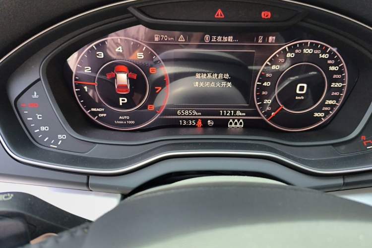 Used Audi Q5L 2018 40 TFSI Prestige Fashion Edition China VI Odometer Close Up