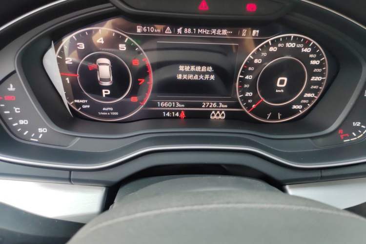 Used Audi Q5L 2018 40 TFSI Prestige Fashion Edition China VI Odometer Close Up