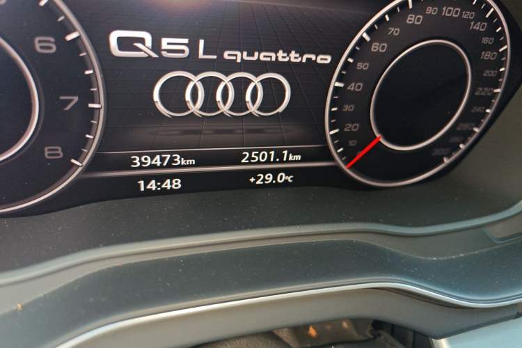 Used Audi Q5L 2018 40 TFSI Prestige Edition China V Odometer Close Up