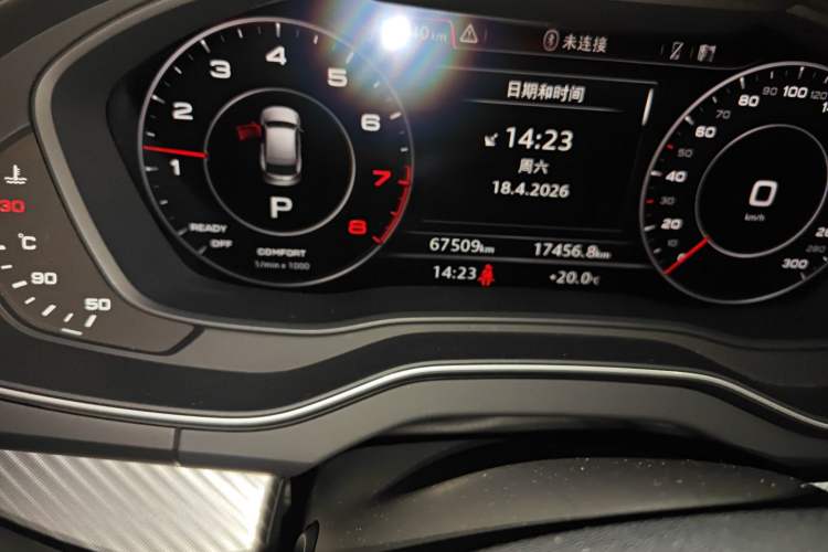 Used Audi Q5L 2018 45 TFSI Prestige Fashion Edition China VI Emission Standard Odometer Close Up