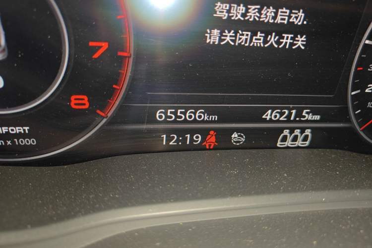 Used Audi Q5L 2018 40 TFSI Prestige Fashion Edition China VI Odometer Close Up