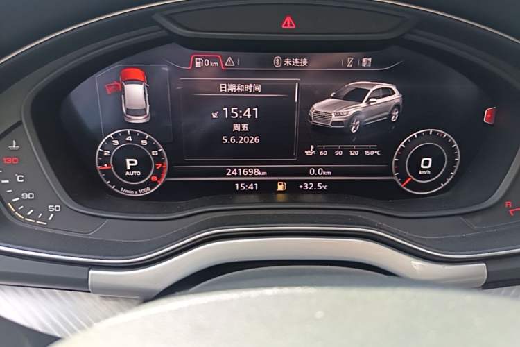 Used Audi Q5L 2018 45 TFSI Prestige Fashion Edition China V Emission Standard Odometer Close Up