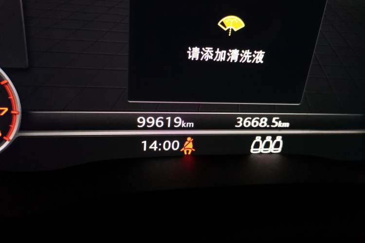 Used Audi Q5L 2018 40 TFSI Prestige Fashion Edition China VI Odometer Close Up