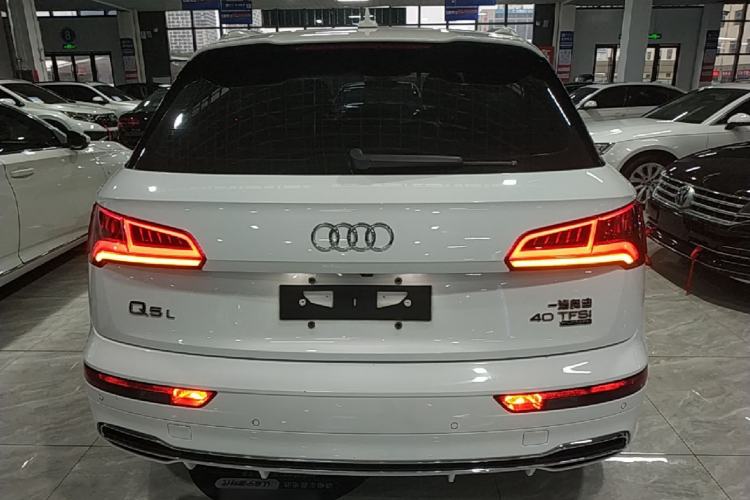 Used Audi Q5L 2018 40 TFSI Prestige Fashion Edition China VI Rear