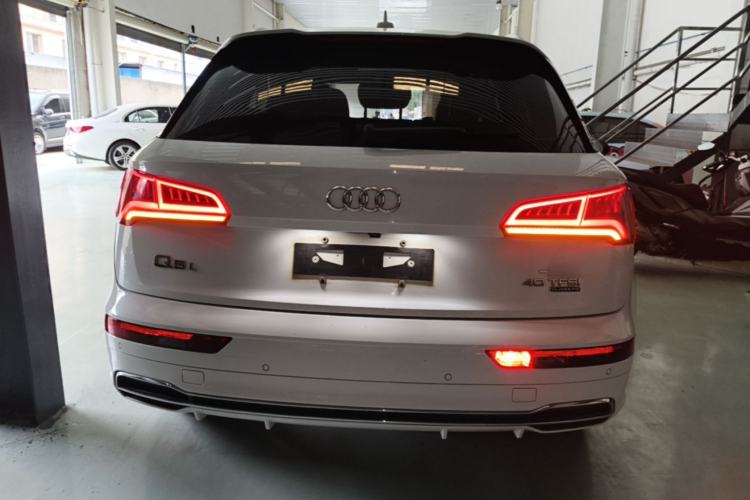 Used Audi Q5L 2018 40 TFSI Prestige Fashion Edition China VI Rear