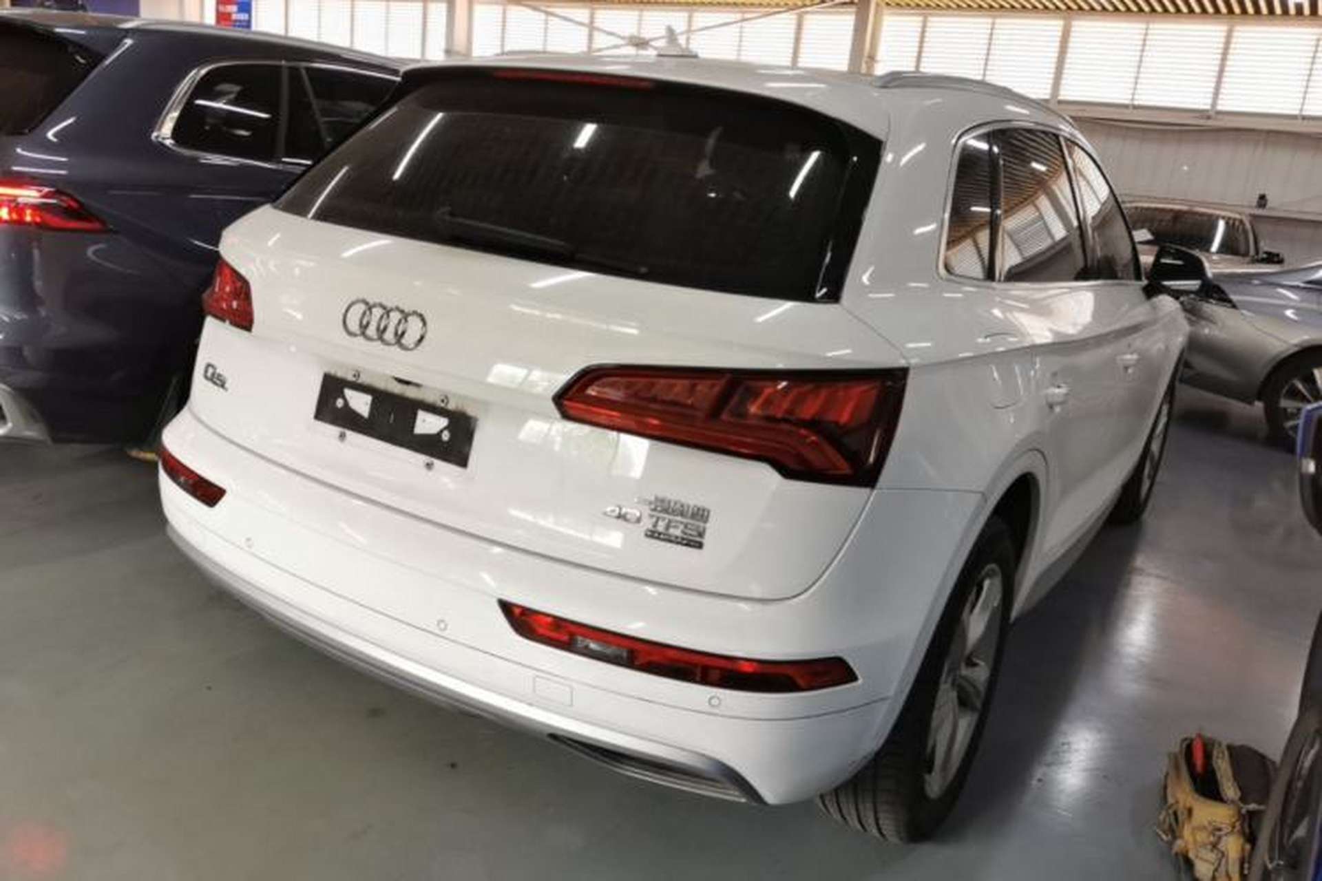 Used Audi Q5L 2018 40 TFSI Prestige Edition China VI Emission Standard Rear Right 45 Deg