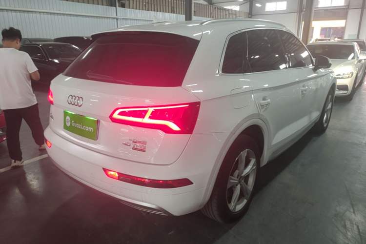 Used Audi Q5L 2018 40 TFSI Prestige Edition China VI Emission Standard Rear Right 45 Deg