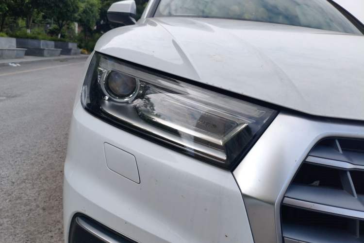 Used Audi Q5L 2018 40 TFSI Prestige Edition China VI Emission Standard Right Front Headlight