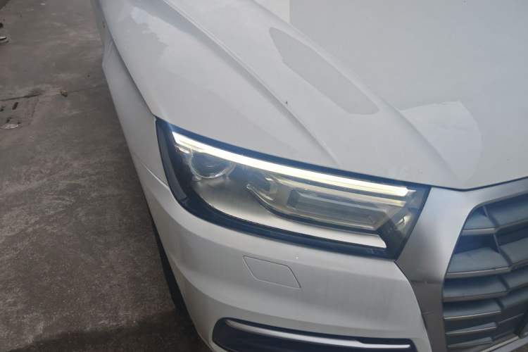Used Audi Q5L 2018 40 TFSI Prestige Edition China VI Emission Standard Right Front Headlight