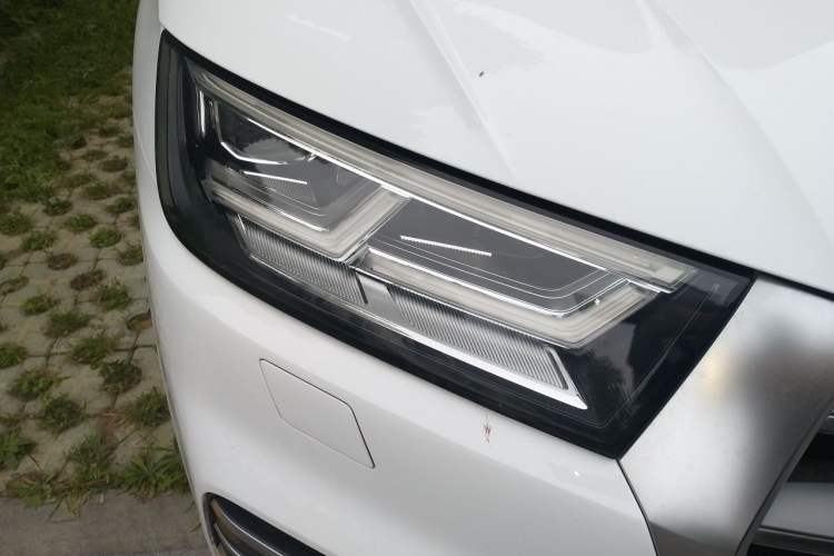 Used Audi Q5L 2018 40 TFSI Prestige Fashion Edition China V Right Front Headlight