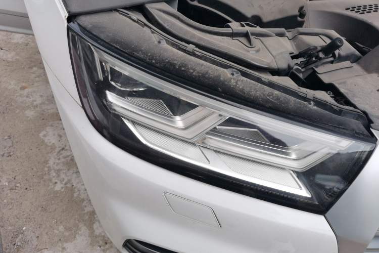 Used Audi Q5L 2018 40 TFSI Prestige Fashion Edition China VI Right Front Headlight