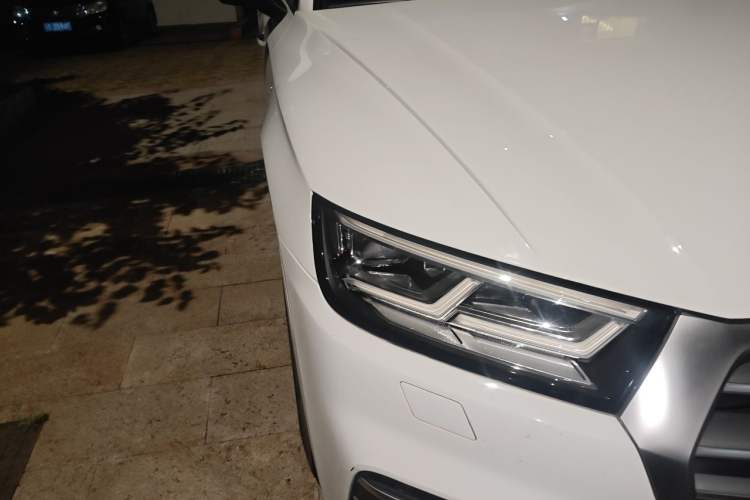 Used Audi Q5L 2018 45 TFSI Prestige Fashion Edition China V Emission Standard Right Front Headlight
