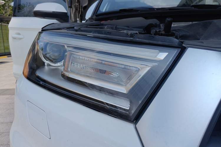Used Audi Q5L 2018 40 TFSI Prestige Edition China V Right Front Headlight