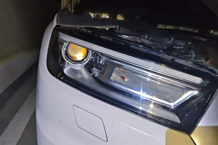 Used Audi Q5L 2018 40 TFSI Prestige Edition China V Right Front Headlight