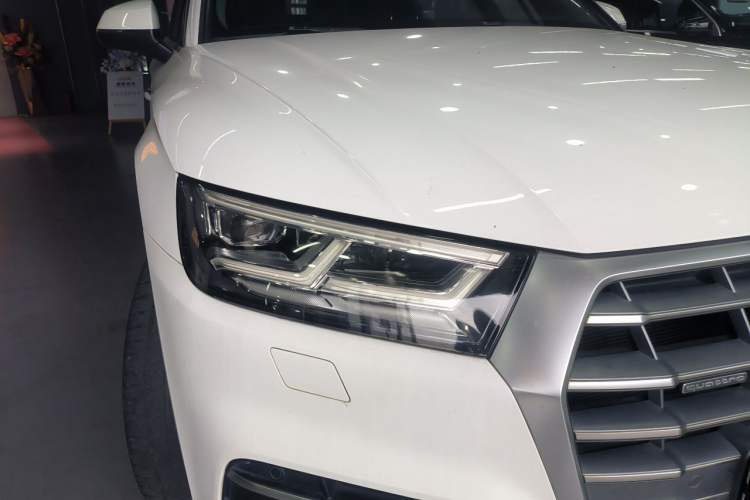 Used Audi Q5L 2018 40 TFSI Prestige Fashion Edition China VI Right Front Headlight