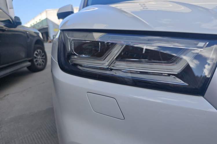 Used Audi Q5L 2018 40 TFSI Prestige Fashion Edition China V Right Front Headlight