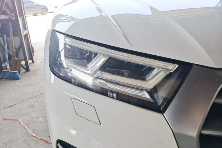 Used Audi Q5L 2018 40 TFSI Prestige Fashion Edition China V Right Front Headlight